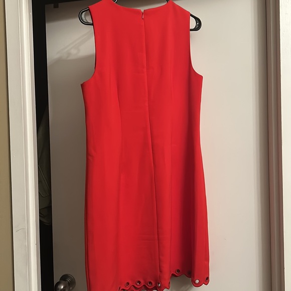 Red scallop dress like new rarely worn - Picture 2 of 3